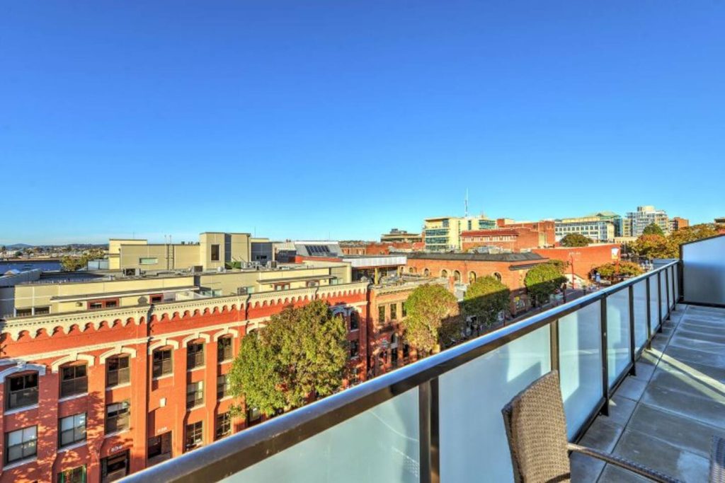 In the heart of Old Town, McPherson Playhouse steps away! Perfect Location!