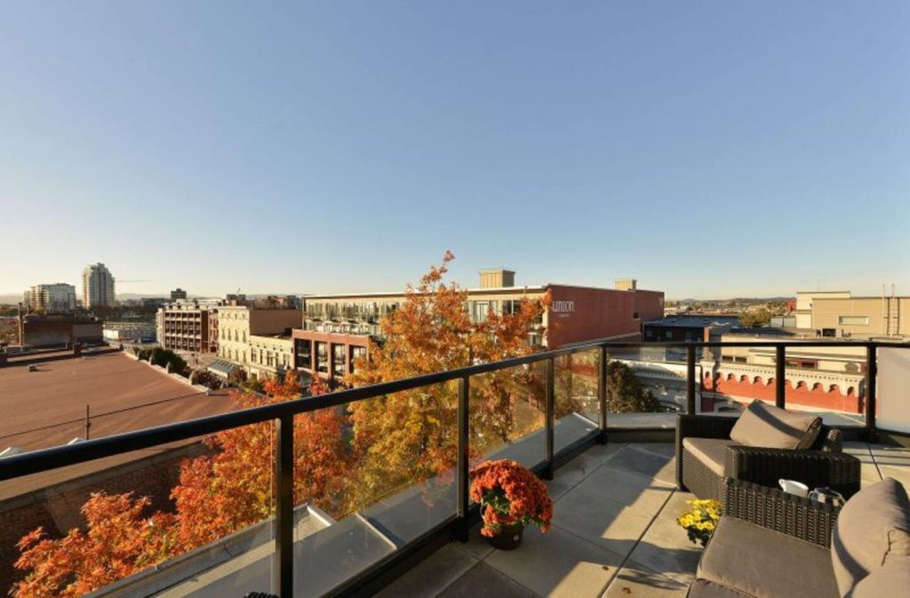West facing patio, seating and storage for 4, plus dining table for 4.