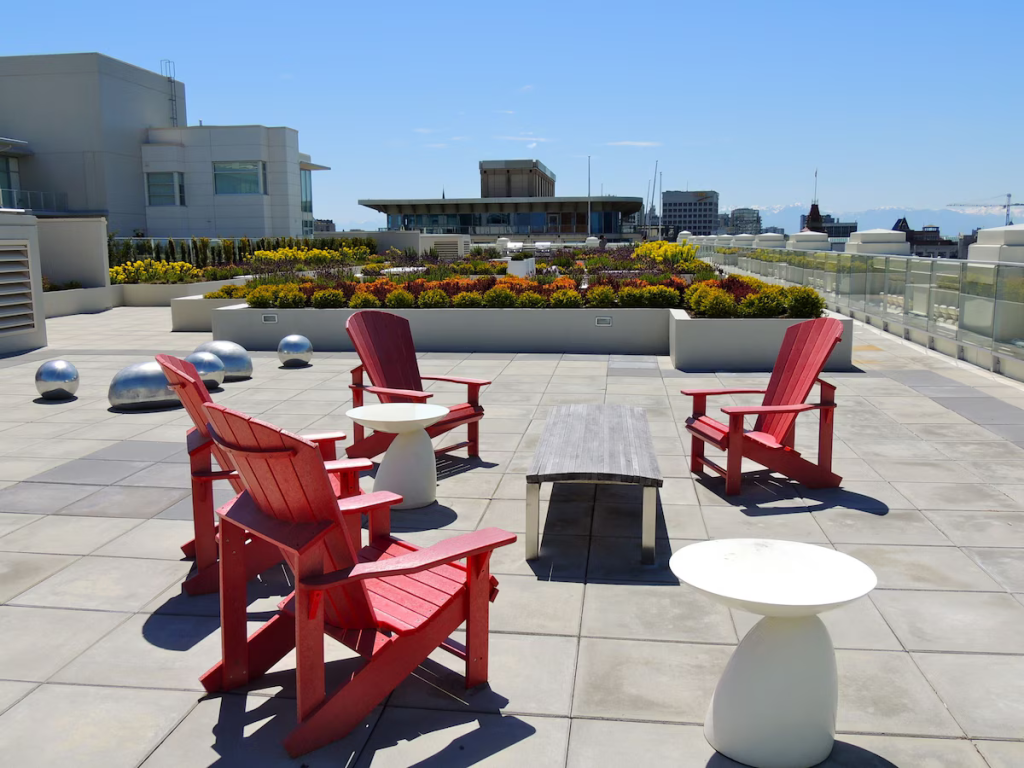 Community Rooftop Terrace with expansive views!