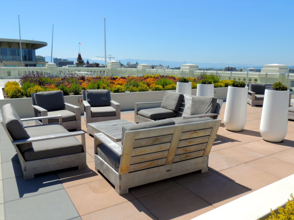 Community Rooftop Terrace with expansive views!