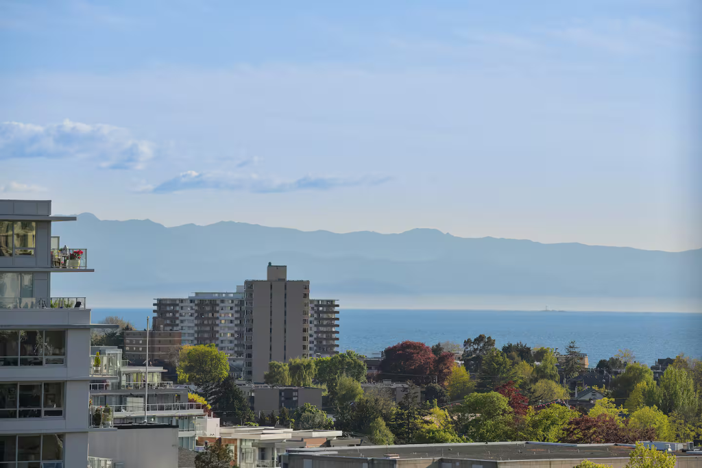 Views of the Straight of Juan de Fuca Strait