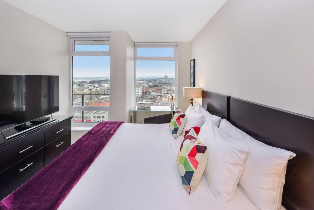 Panoramic Sea View Suite 16