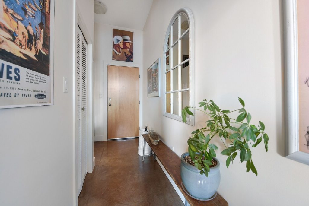 Metropolitan Suite 19