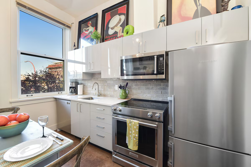 Metropolitan Suite 6