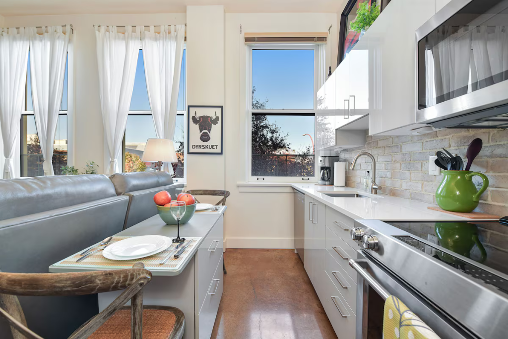 Metropolitan Suite 7