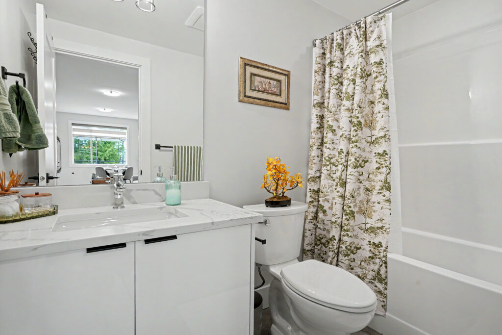 021-1536_marble_place_021